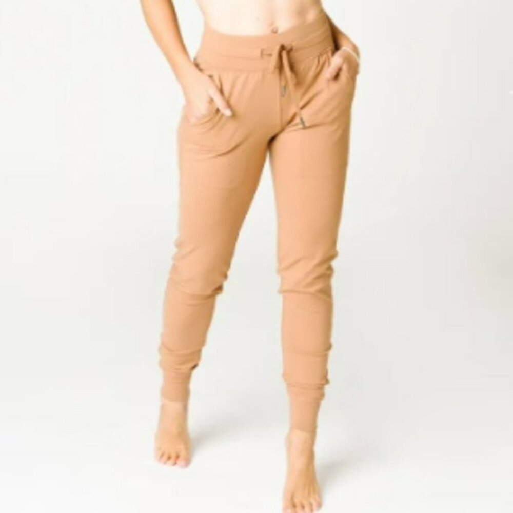 Zyia Ascend Tan Jogger Pants S Nylon & Spandex Womens Lightweight & Stretchy Lou
